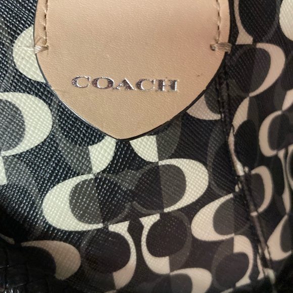Logo Coach Tote Linked Chain - Picture 3 of 4